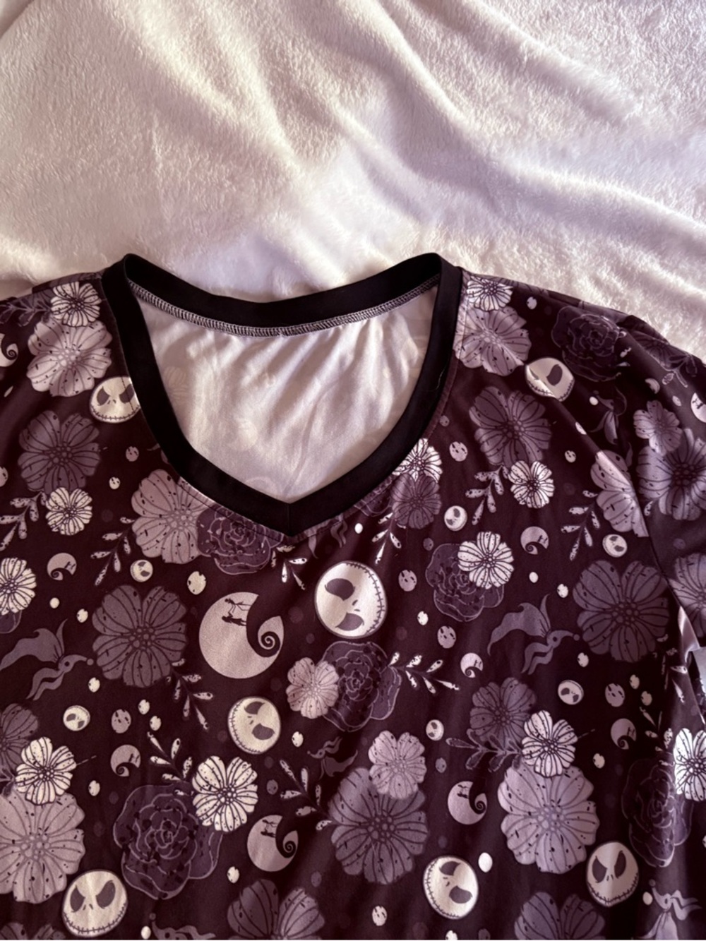 Nightmare Before Christmas Boutique Jack NBC V-neck XL runs big see measurement - Picture 2 of 5